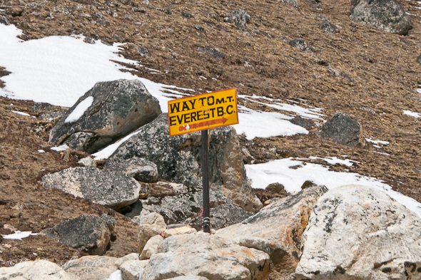 Everest-Base-Camp-Sign