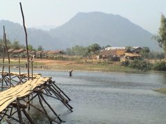 Laos-Vang-Vieng-Bridge-to-caves Laos-Vang-Vieng-Bridge-to-caves