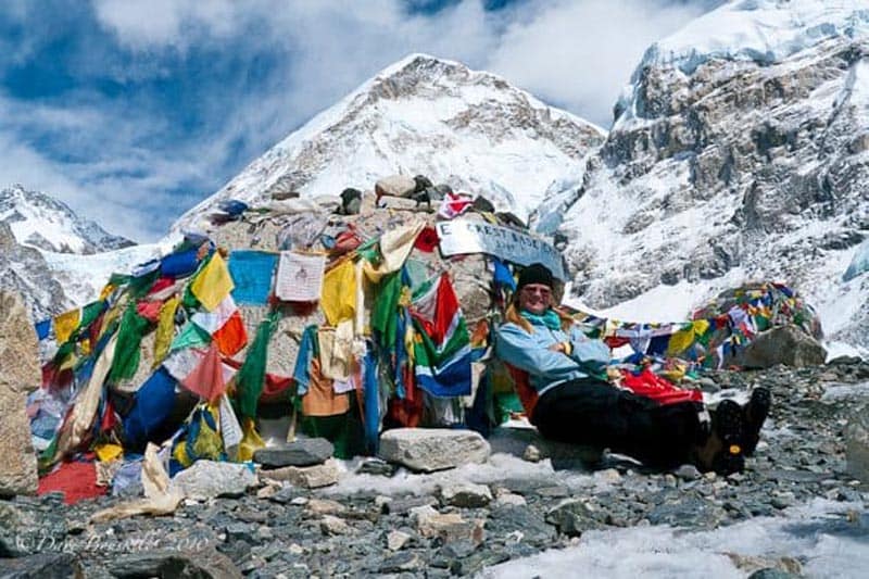 mount everest base camp rock