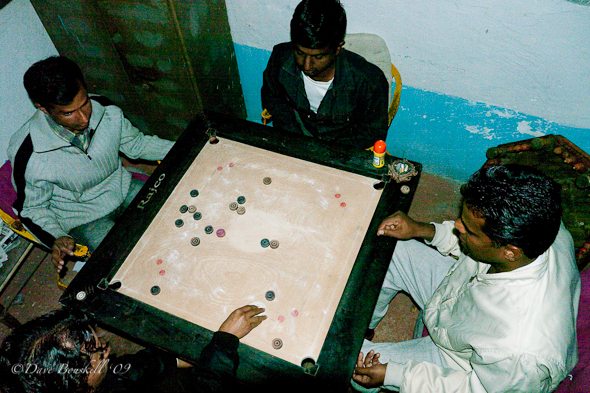 How To Play Carom Games