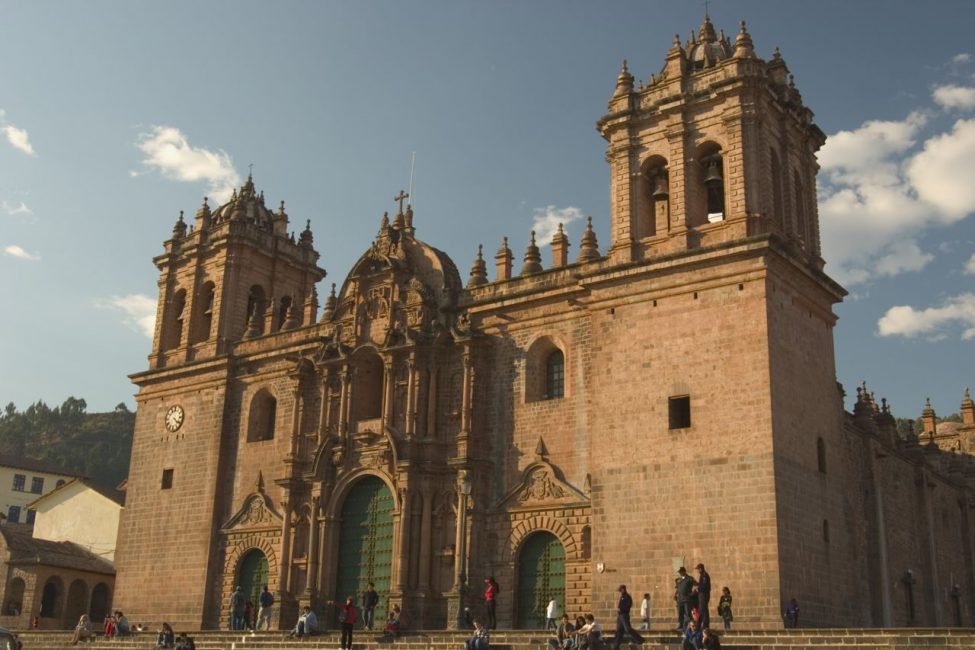 plaza-des-aramas-cuzco-peru.jpg