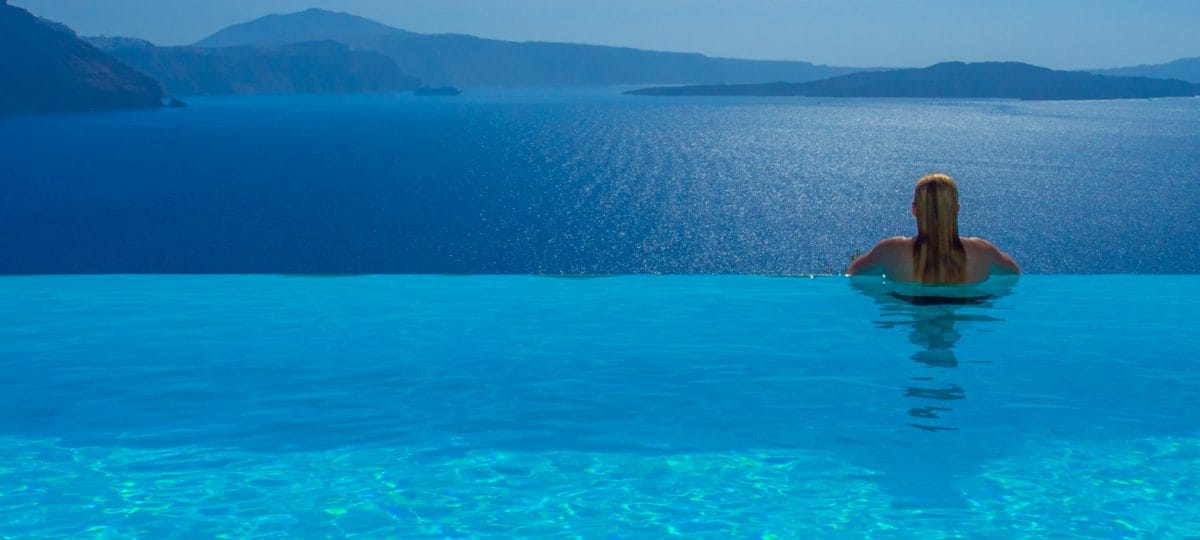 best travel tips luxury in Santorini