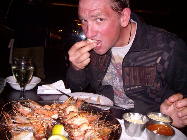 wine-seafood-romantic-dinner-cape-town Splurge on a romantic dinner when traveling