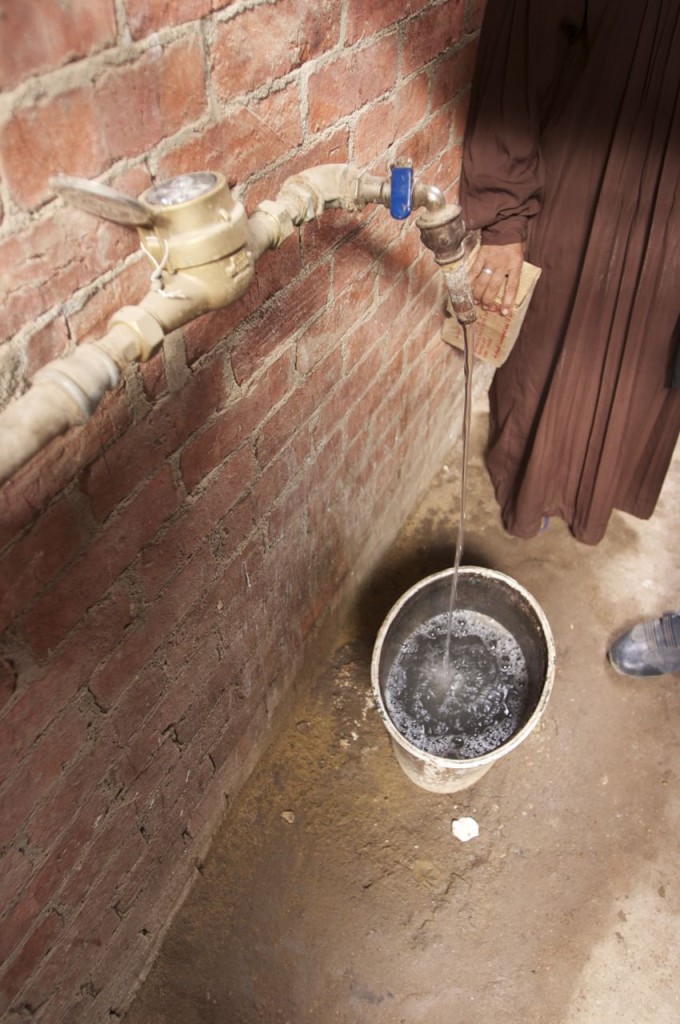 running-water-egypt-Cairo Community Tap in Cairo, Egypt