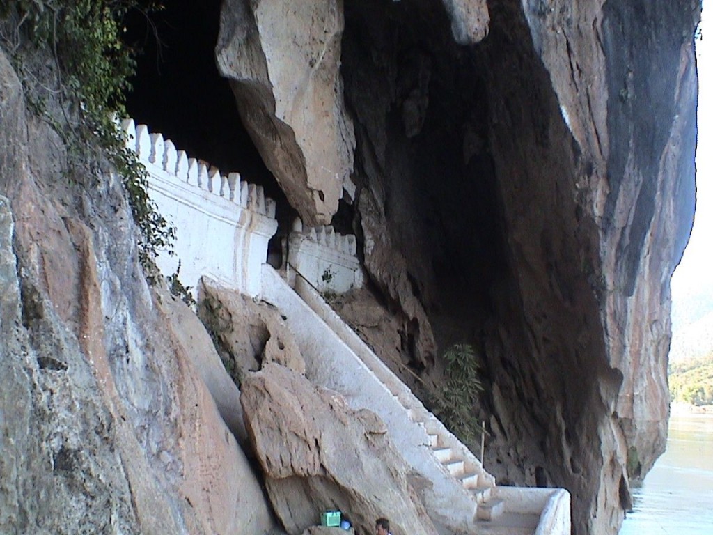 Approaching the Pac Ou Caves