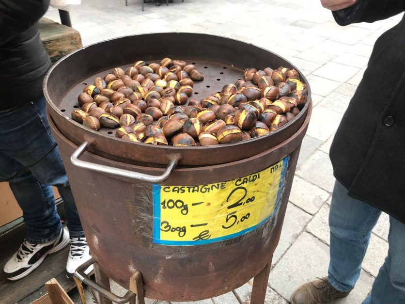 2 days in venice | Chestnuts on the street market