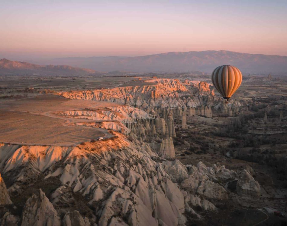 The Best Adventures for Couples with a Splash of Romance