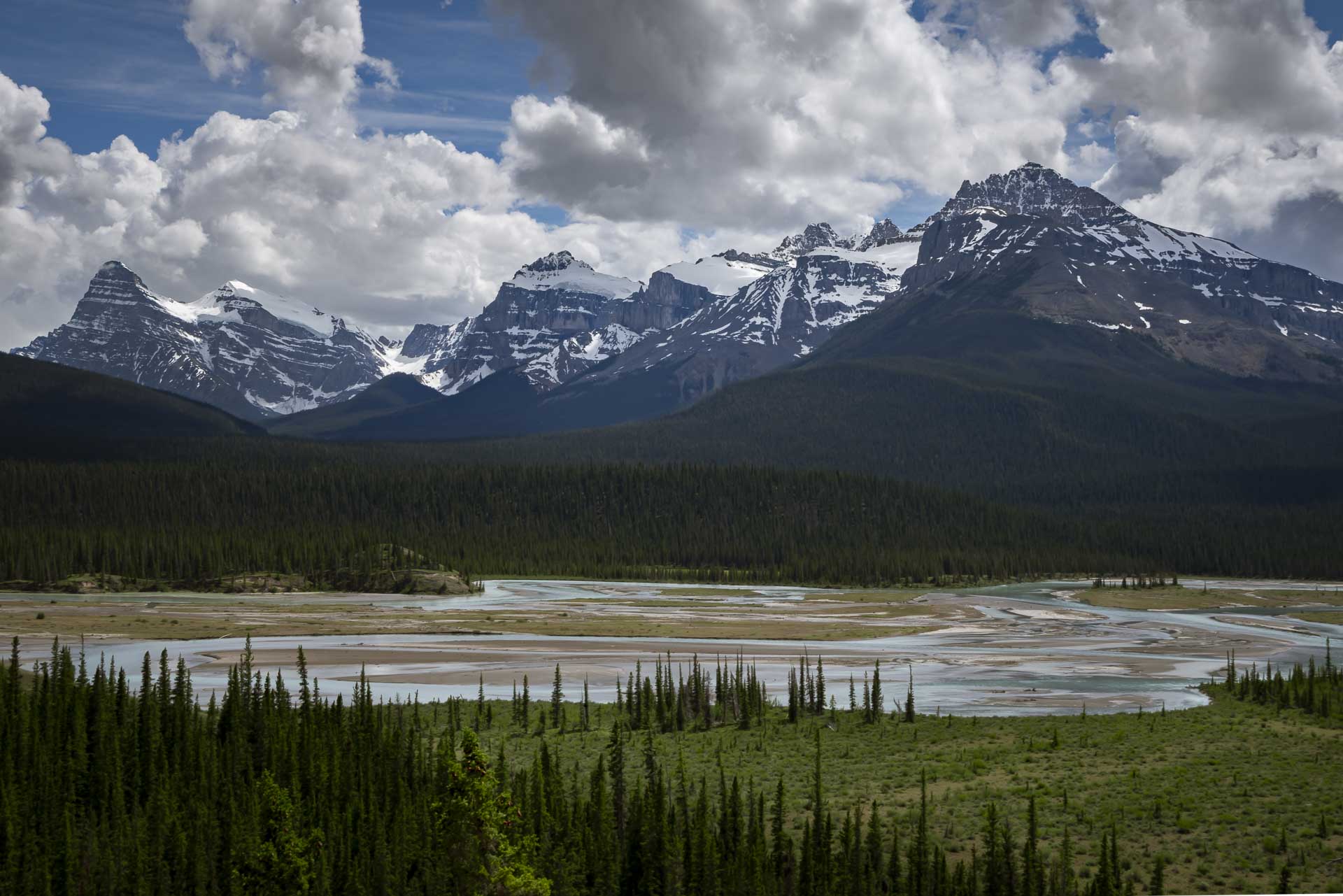 stops along the Icefields Parkway saskatchewan river crossing alberta