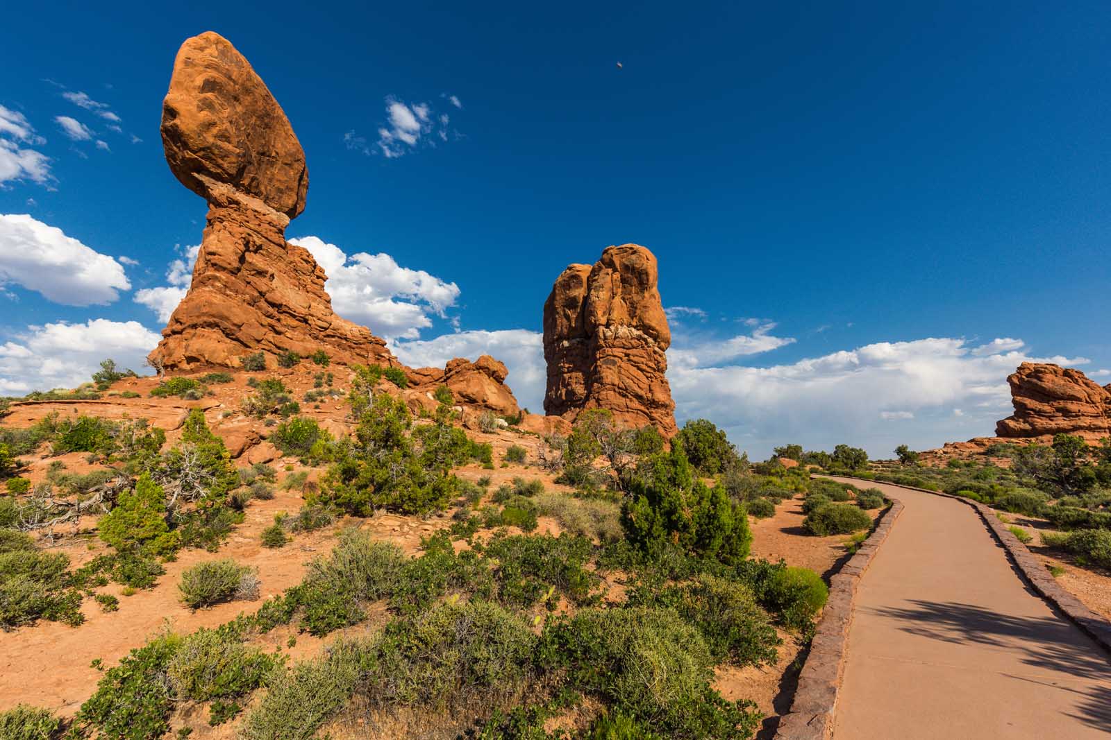 Best Arches National Park Hikes Balanced Rock Loop Trail