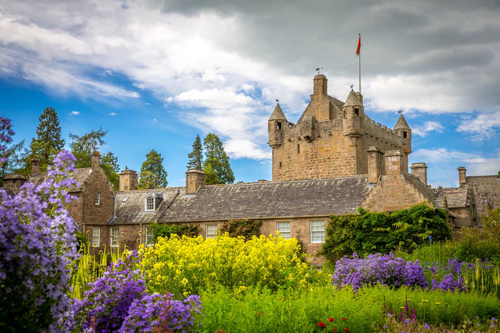 Best Castles in Scotland Cawdor Castle