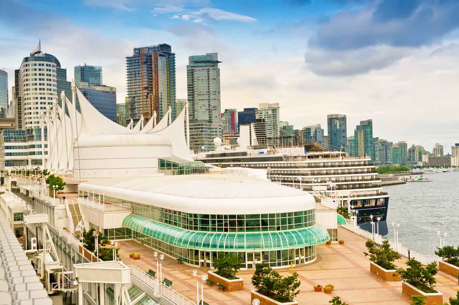 Best Day Trips From Vancouver Port Vancouver city skyline