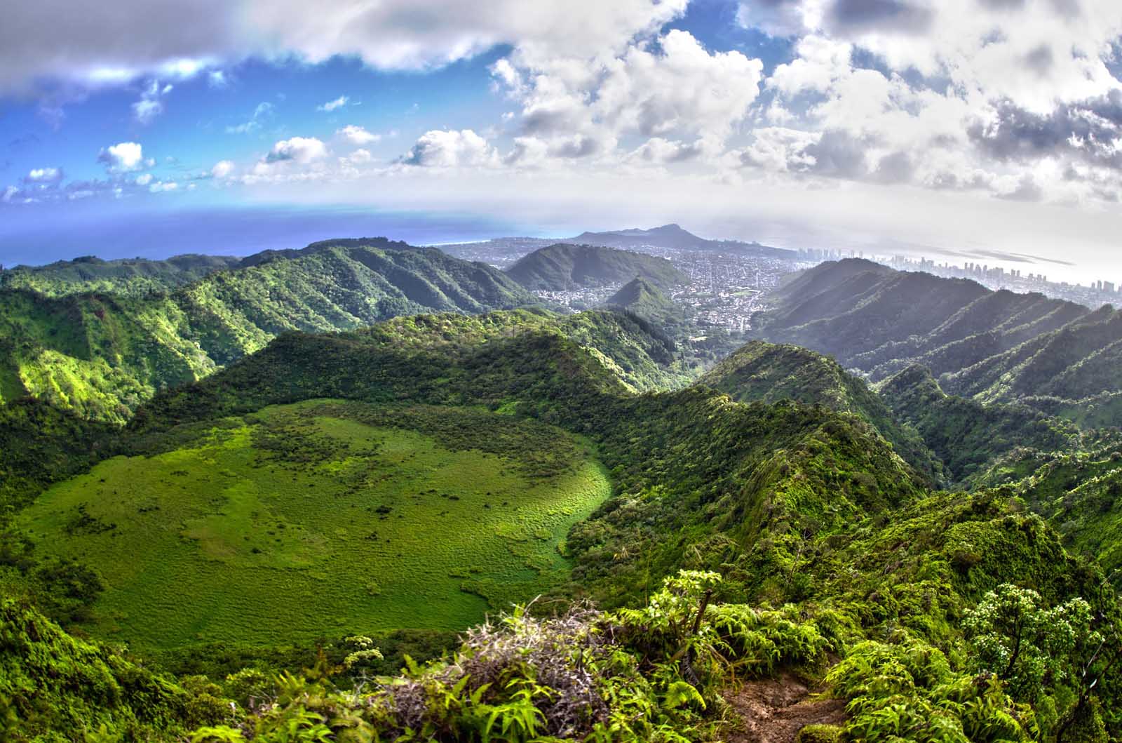 Best Hikes in Oahu Kaau Crater Hike 