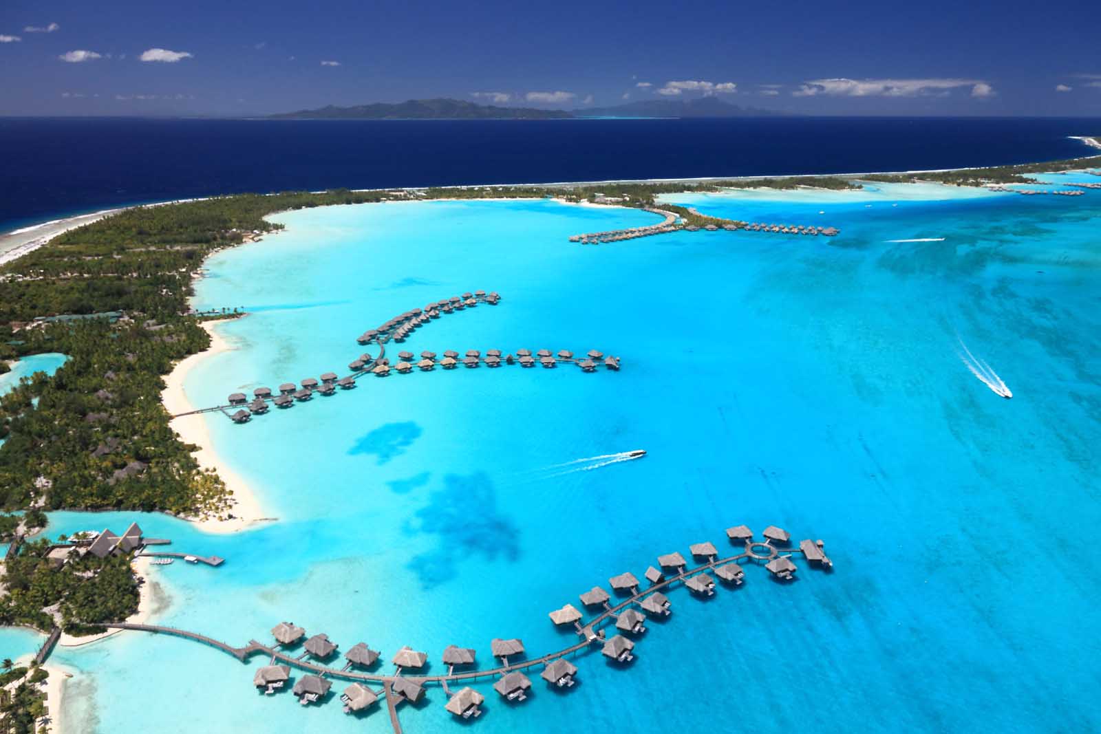 Luxury Honeymoon destinations Bora Bora Tahiti