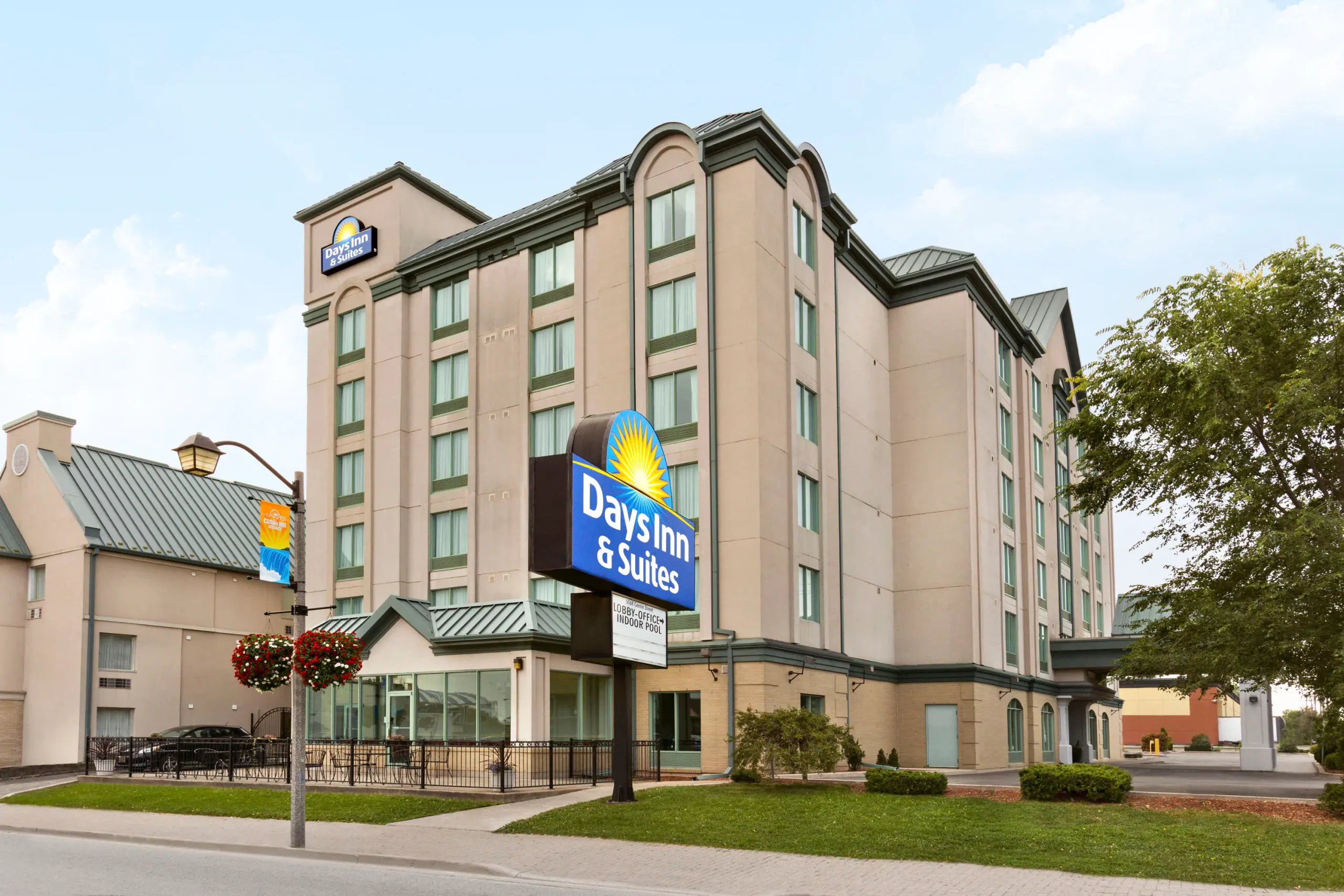 Best Hotels in Niagara Falls Days Inn