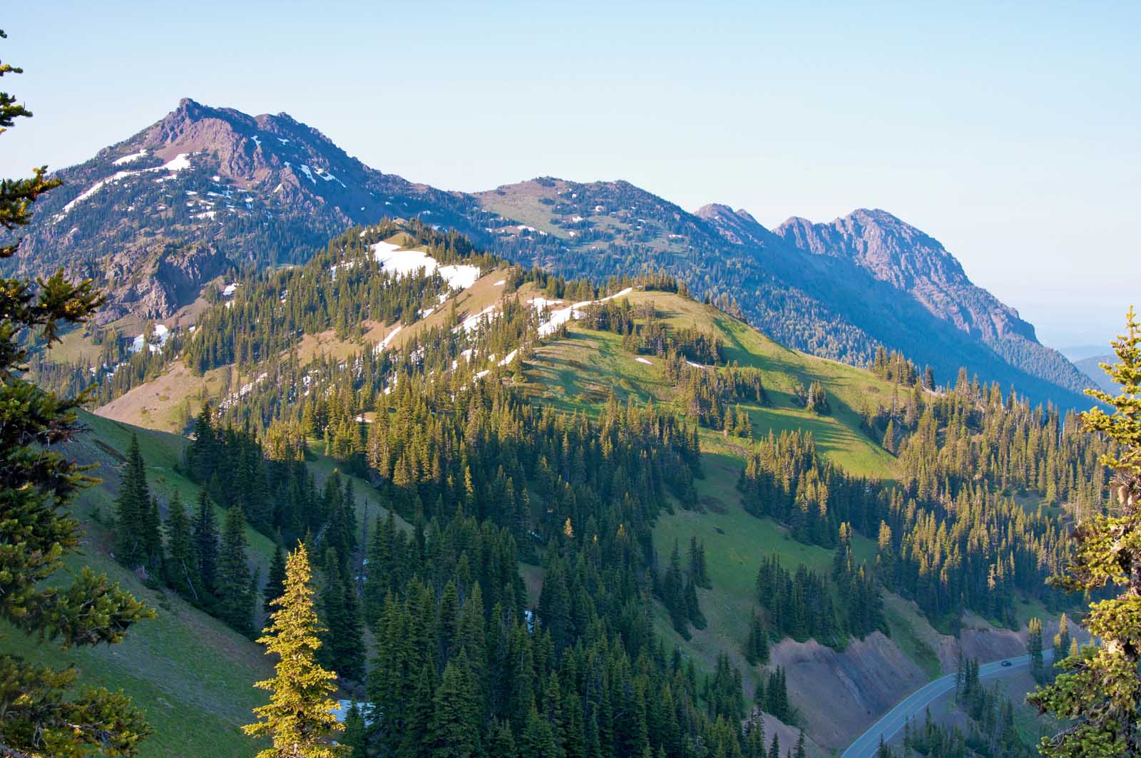 Best Places to visit in April USA Blue Ridge Parkway National Park