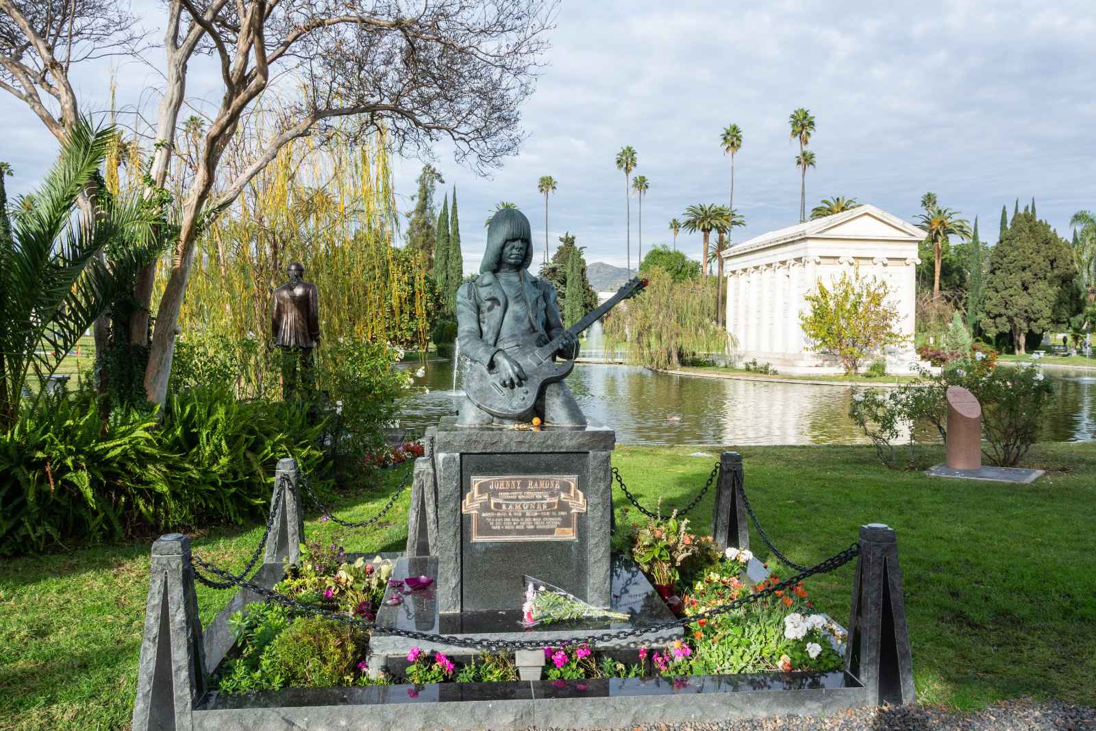 Best Things to Do in Los Angeles Hollywood Forever Cemetery