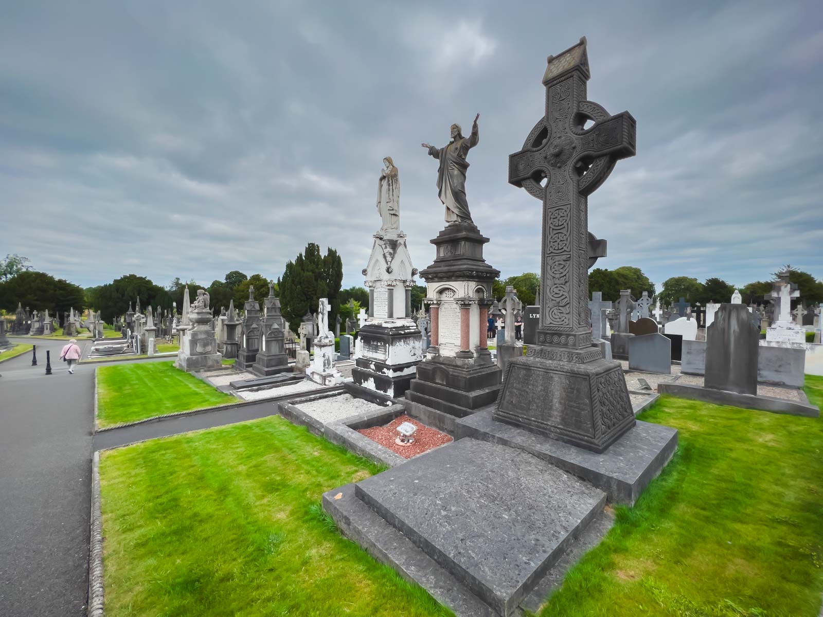 Best things to do in Dublin Glasnevin cemetery