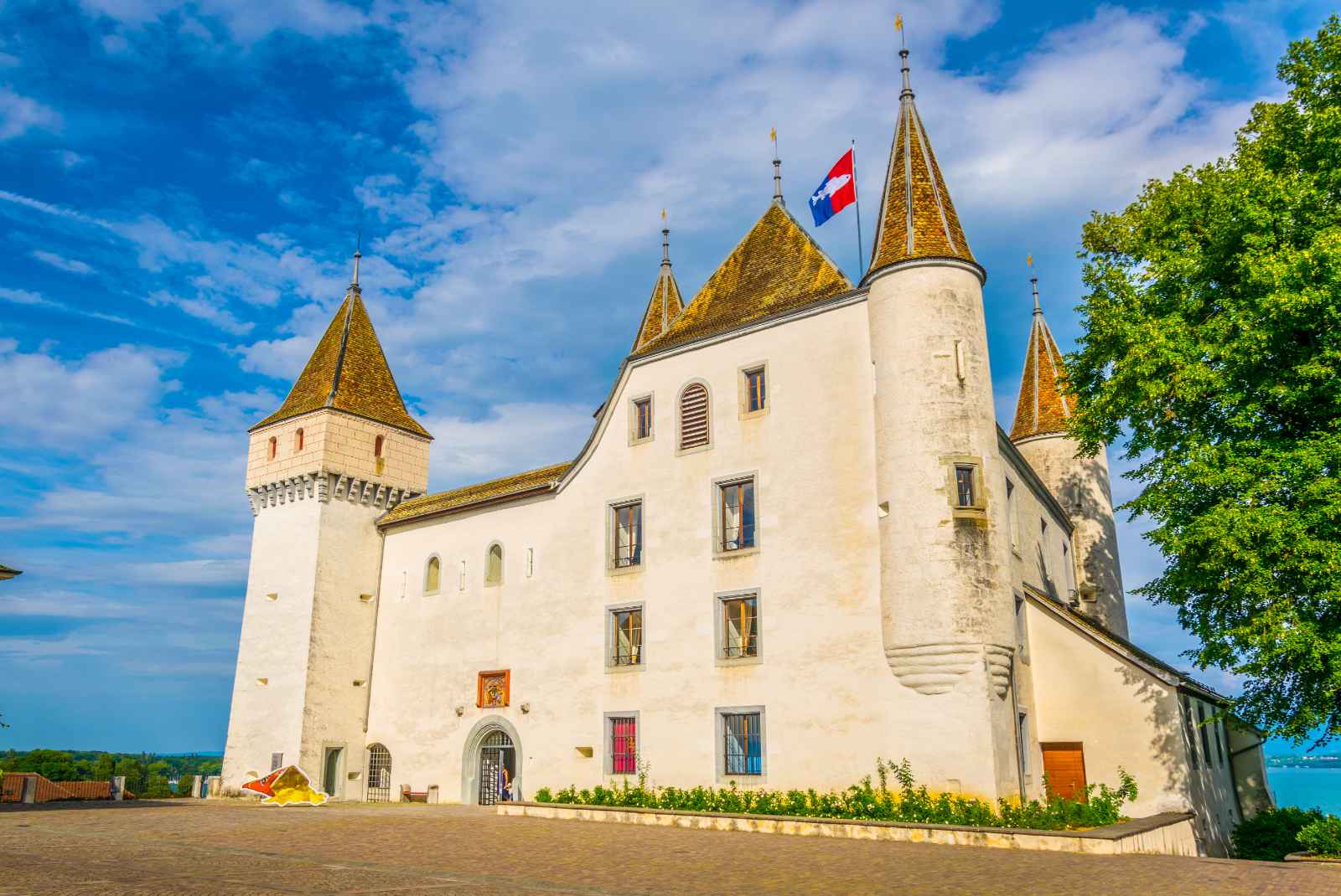 Best Things to do in Geneva Chateau de Nyon