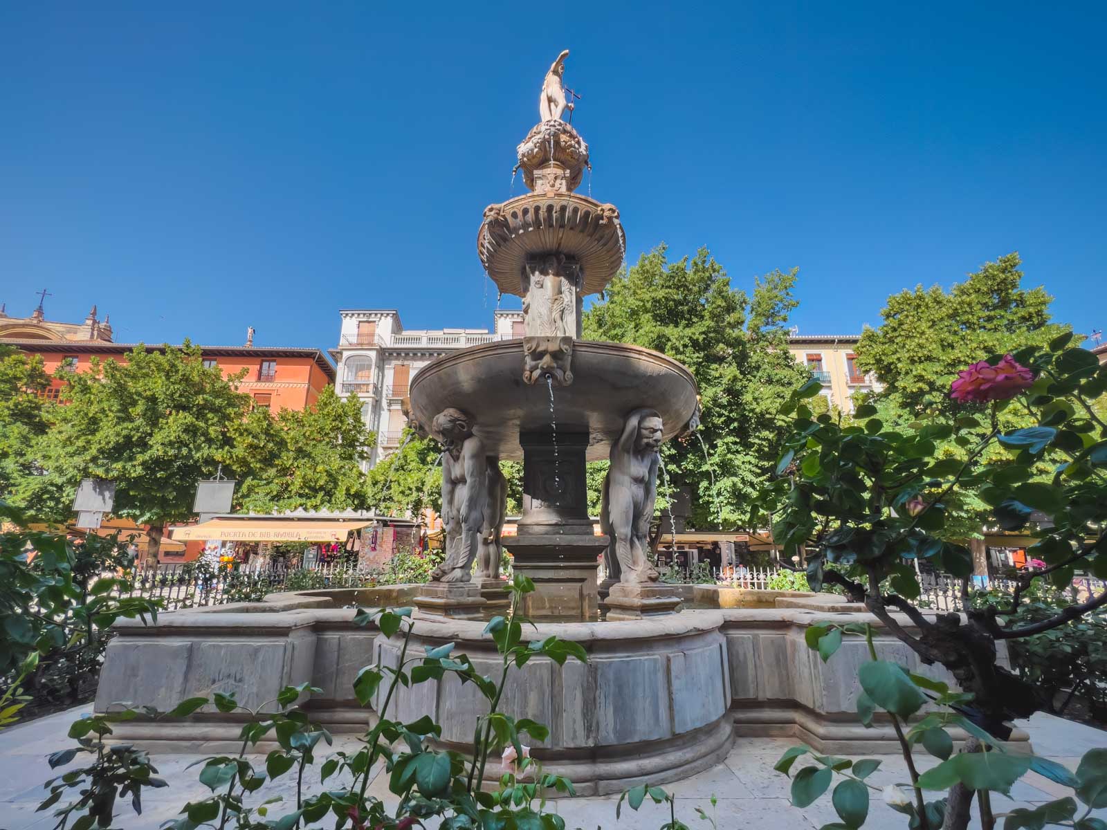 plaza bib Rambla fountain