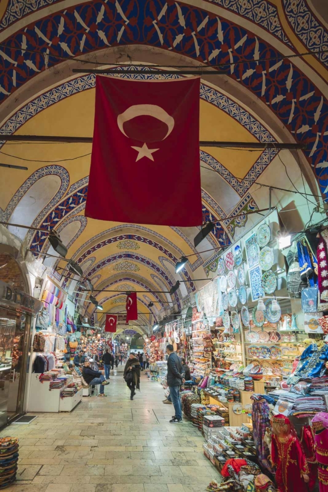 Cool things to do in Istanbul Grand Bazaar