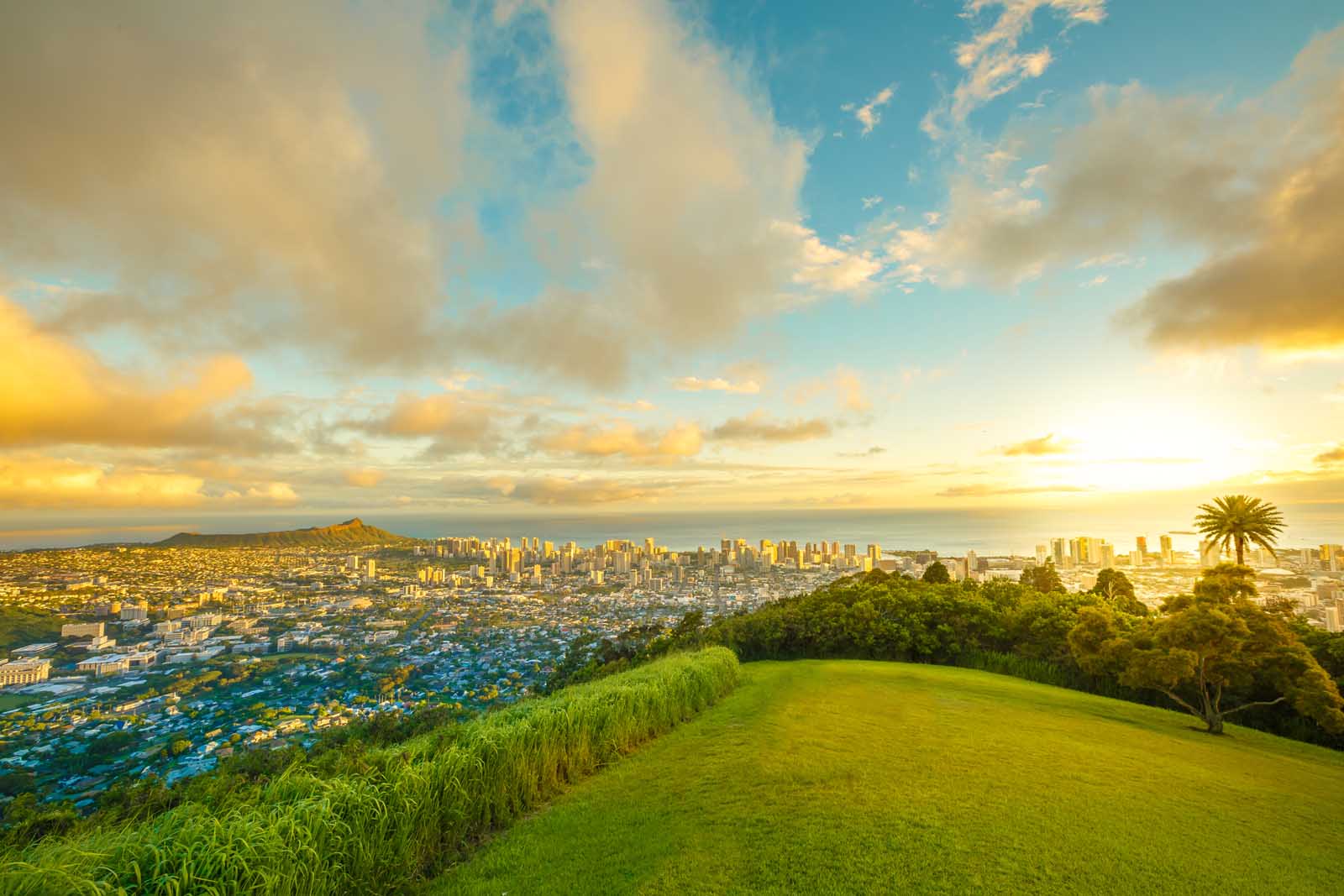Best Things to do in Oahu Sunset Tantalus Lookout