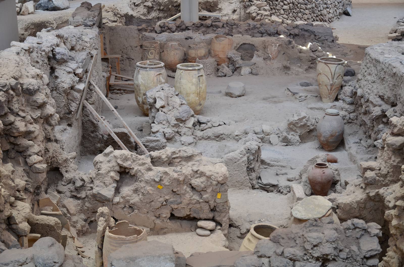 Explore the Ancient Ruins of Akrotiri