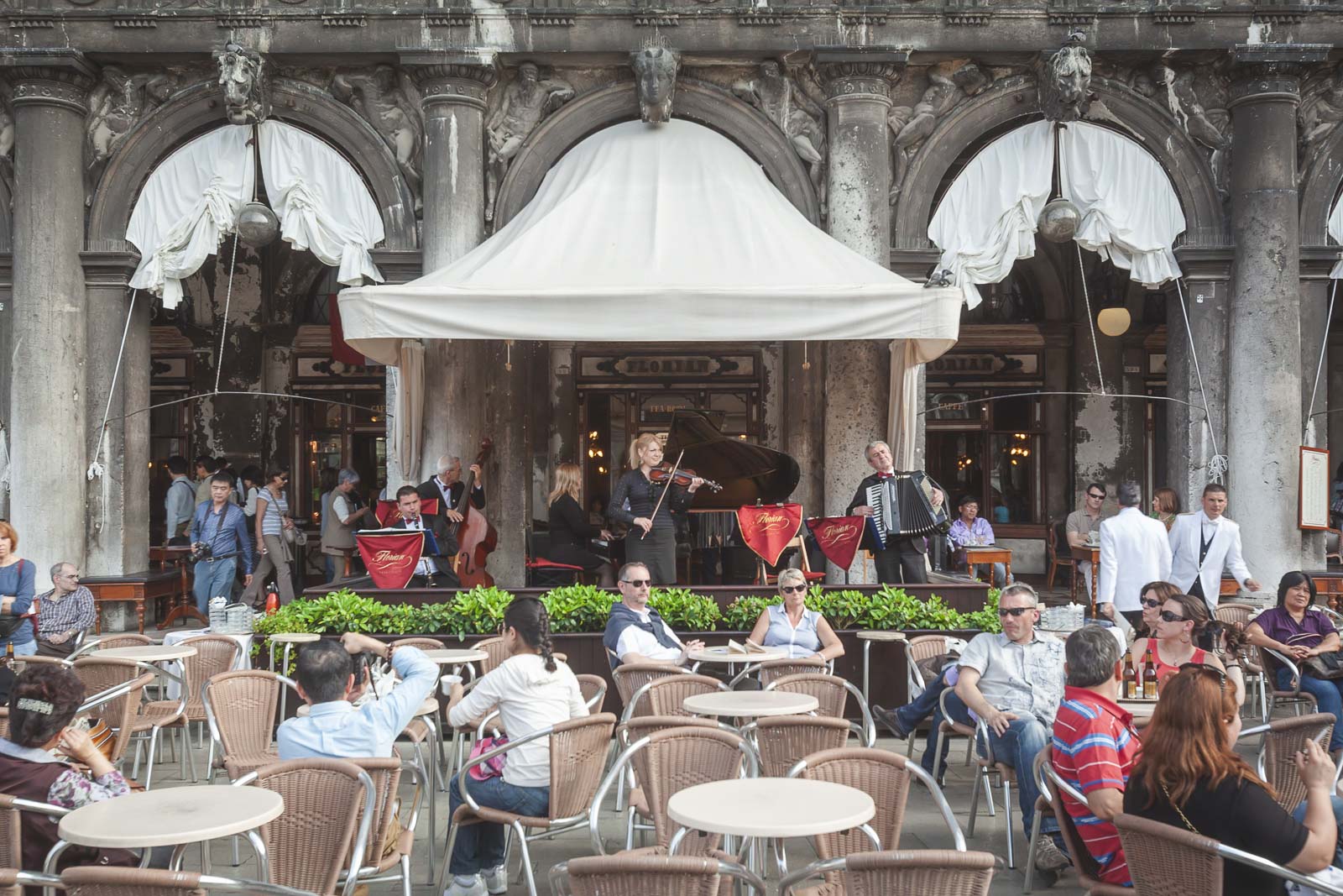 cafes in Venice on the Grand Canal