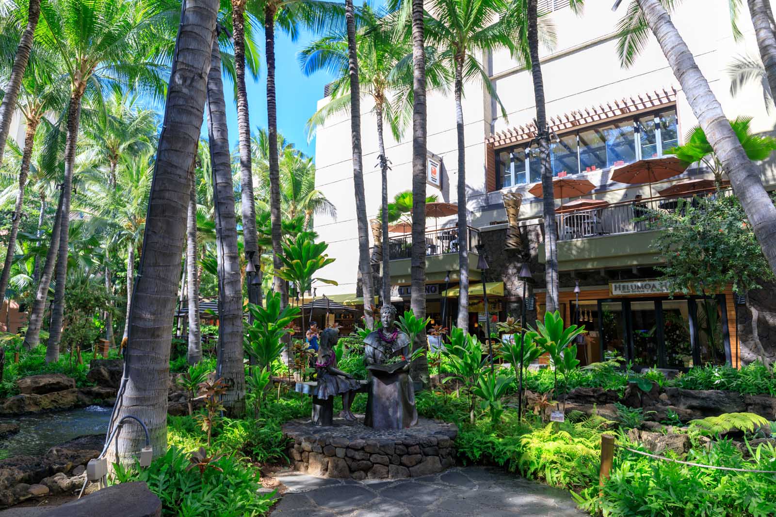 Best things to do in Honolulu Royal Hawaiian Center 