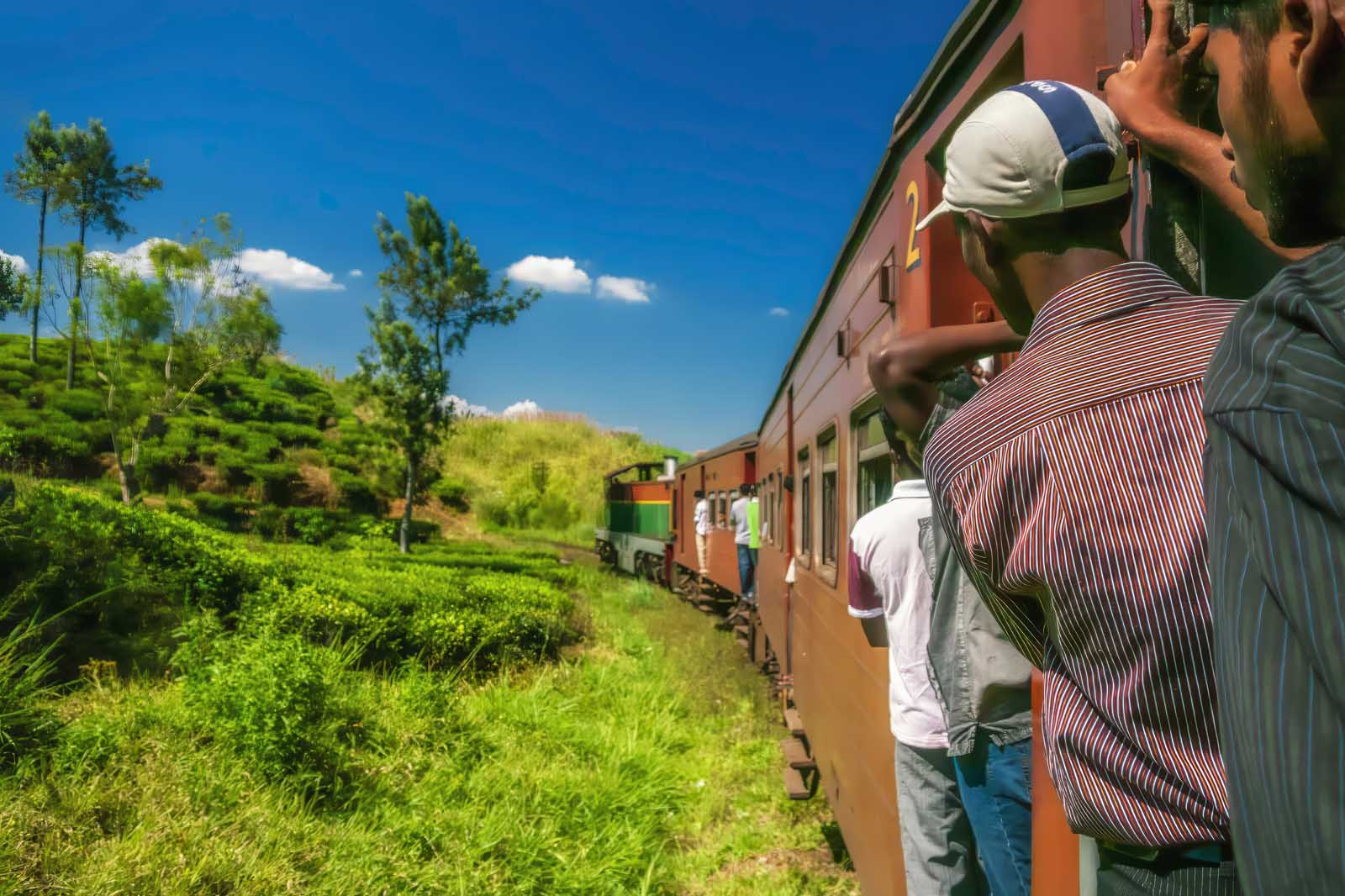 Best things to do in Sri Lanka Ride the trains