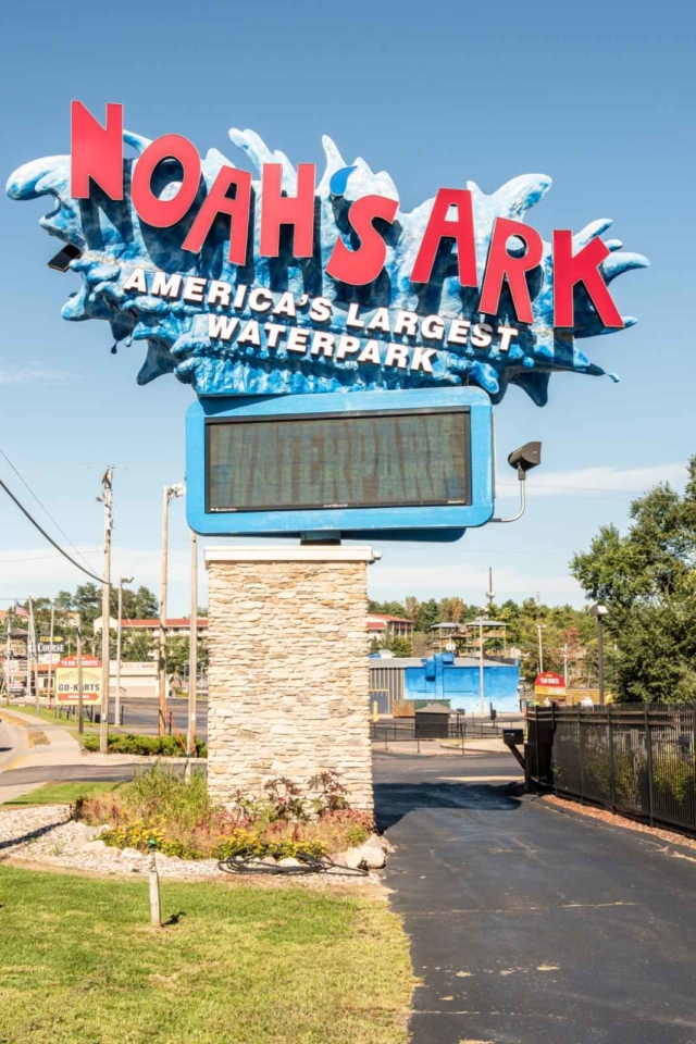 Best Things to do in Wisconsin Waterpark Resorts Noahs Ark