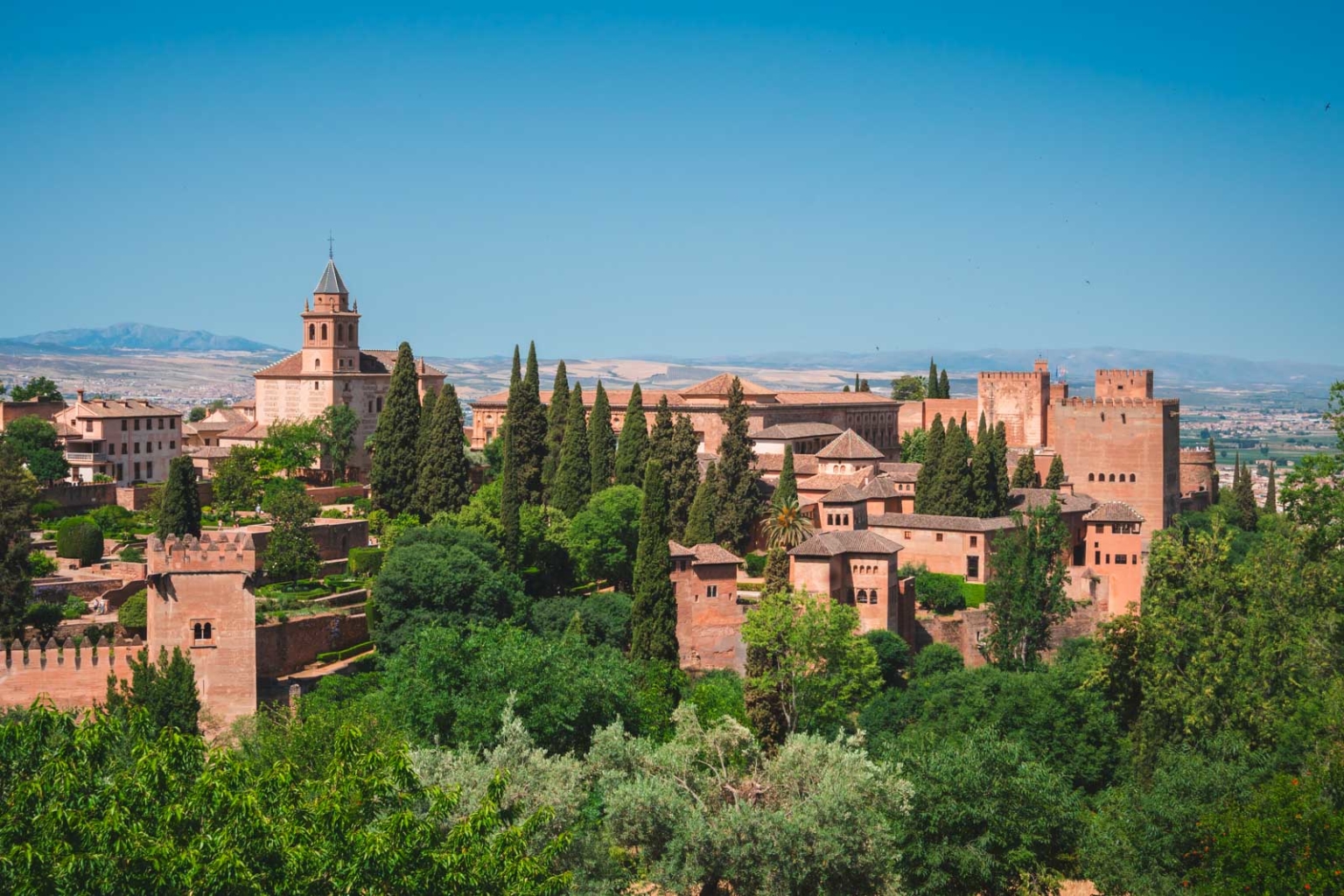 the-ultimate-guide-to-visiting-the-alhambra-tips-tricks-and-must-sees