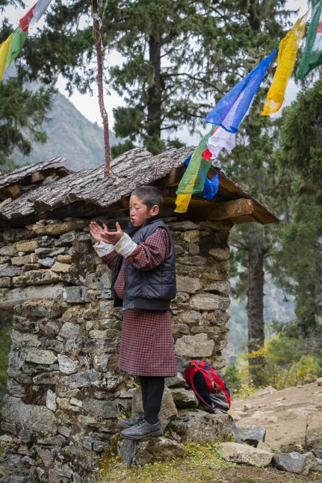 laya greeting on Bhutan Trek