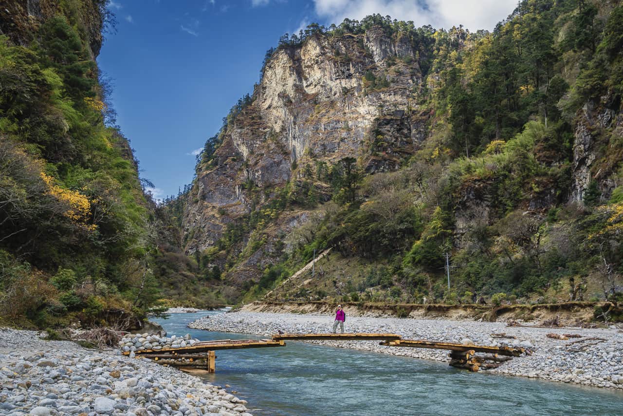 bhutan trek river crossing