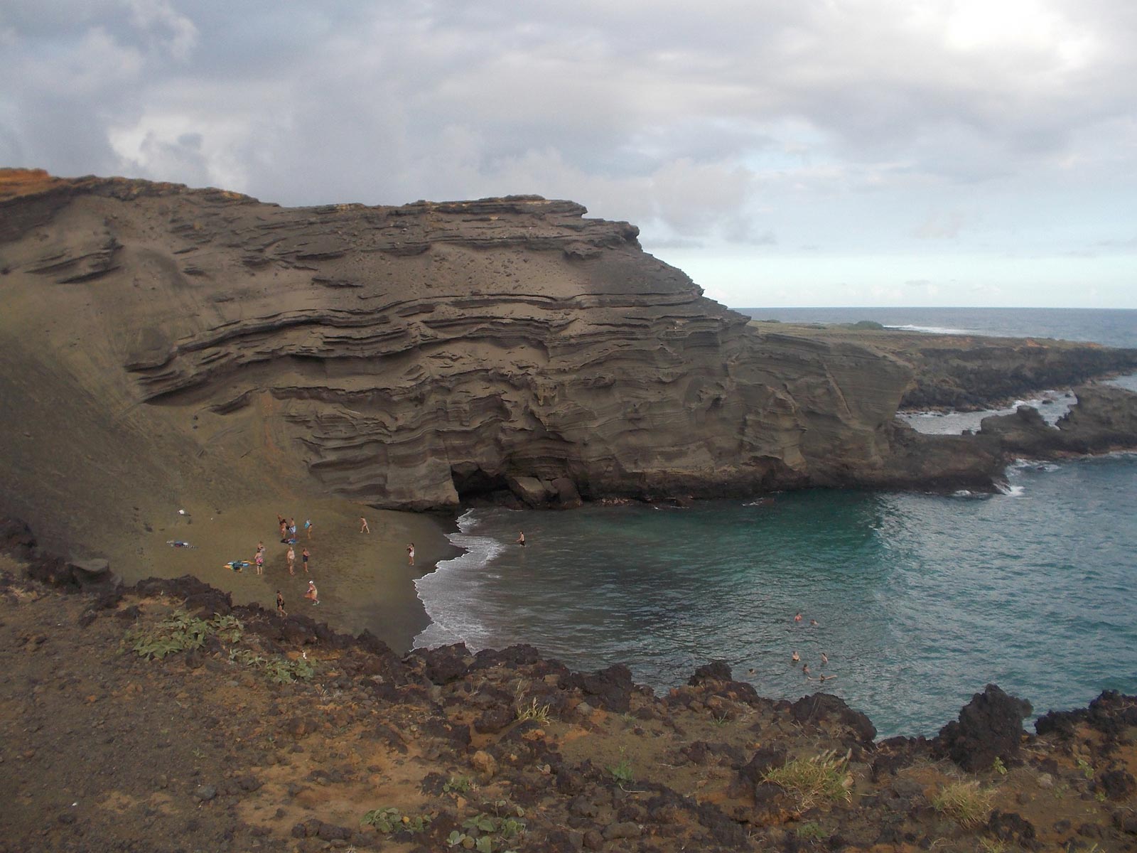 Unique things to do on the Big Island of Hawaii Papakolea Green Sand Beach 