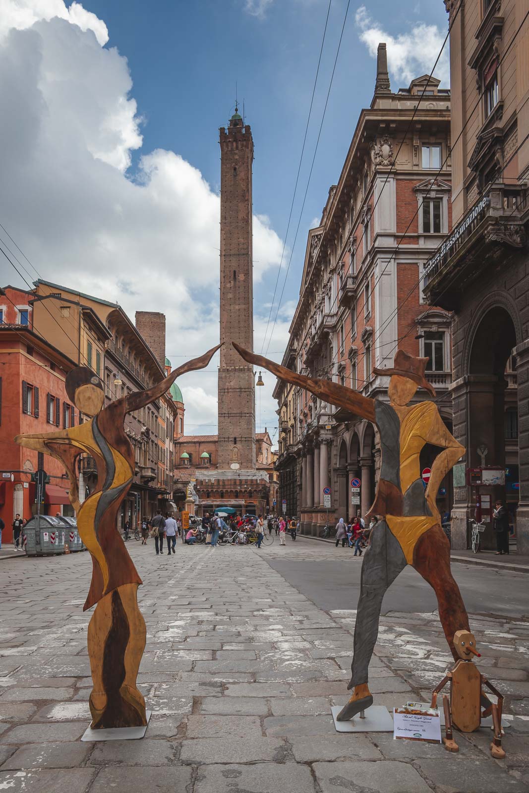 Exploring the strrets of Bologna best Cities in Italy