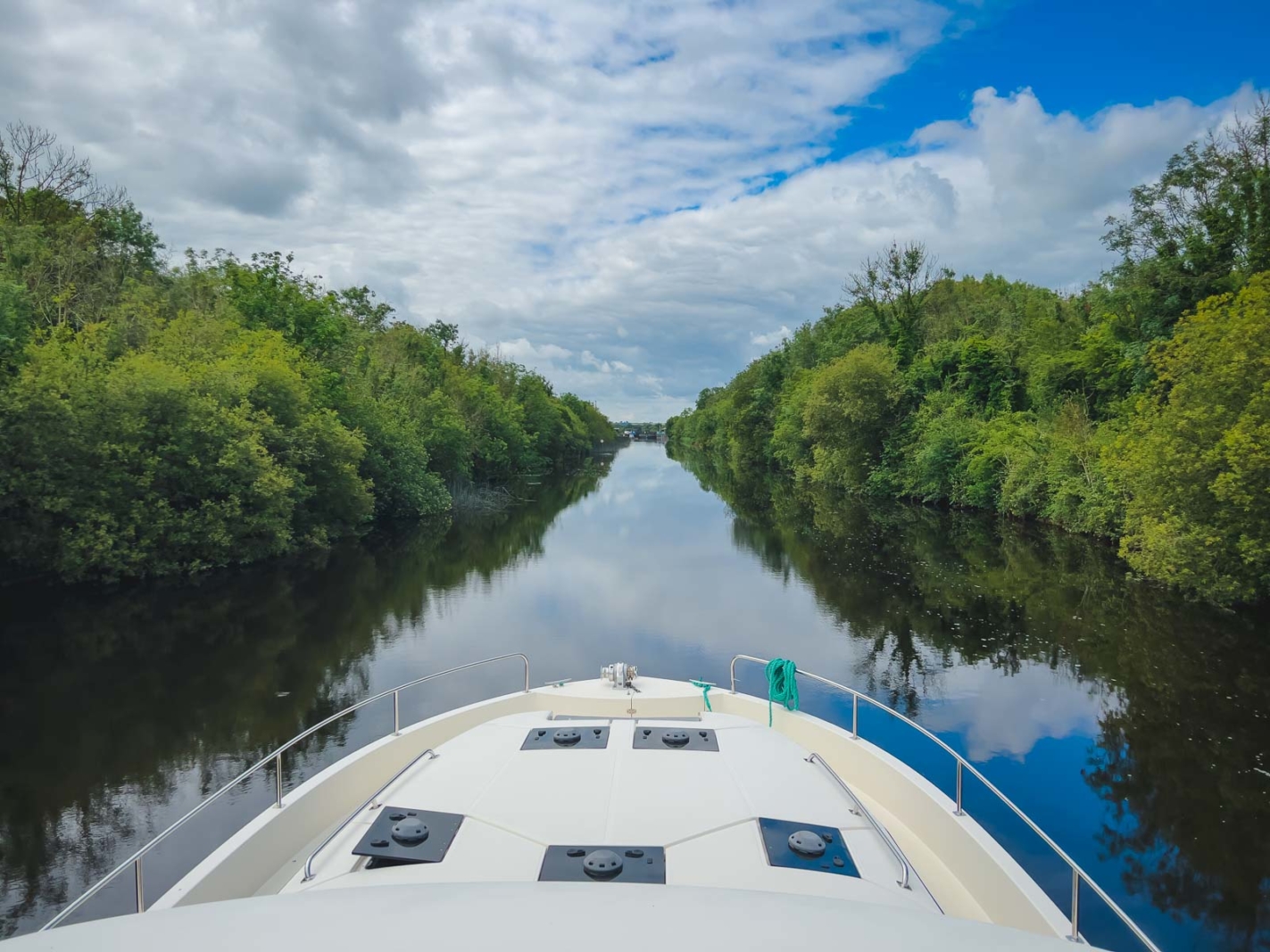 Cruise on the Shannon River in Ireland