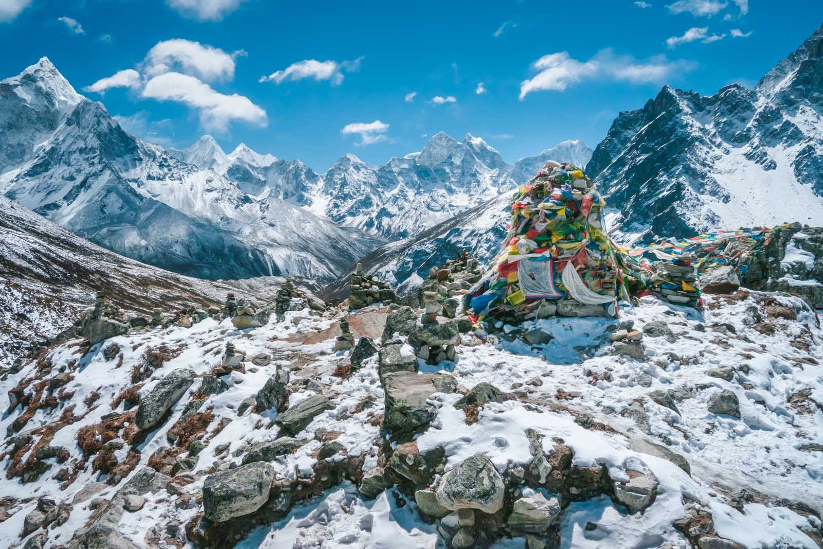 everest base camp trek sherpa monuments