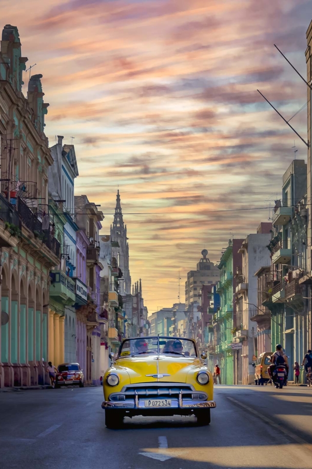 interesting facts about cuba - car driving through world heritage site of Havana
