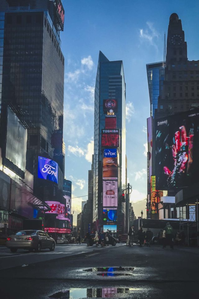 what to see in times square billboards