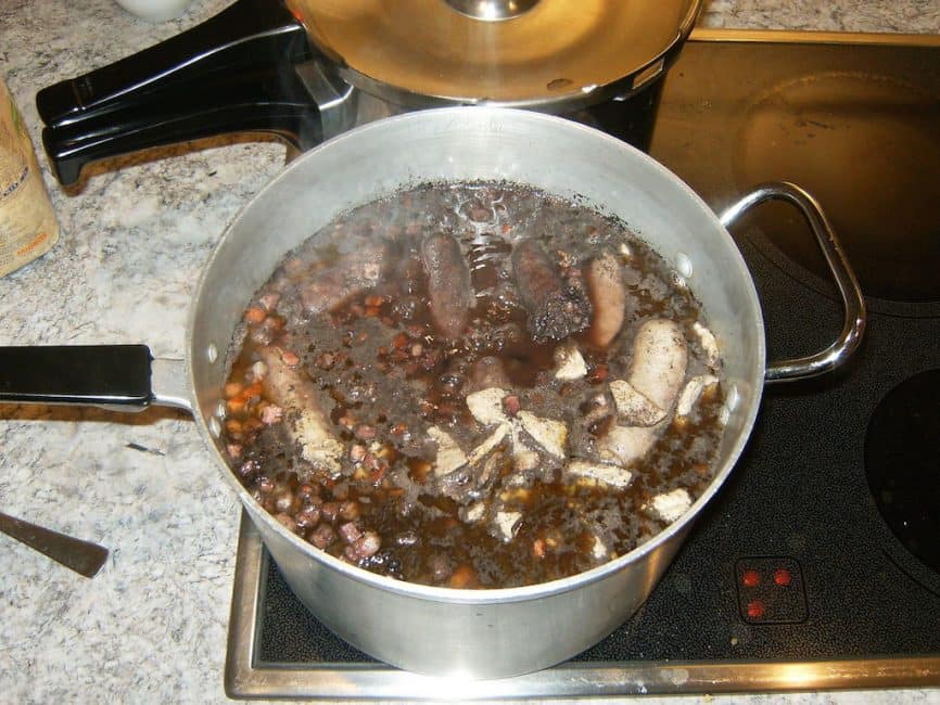  Feijoada de cuisine brésilienne 