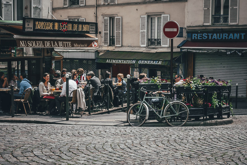 Go on a Pub Crawl in Paris for free