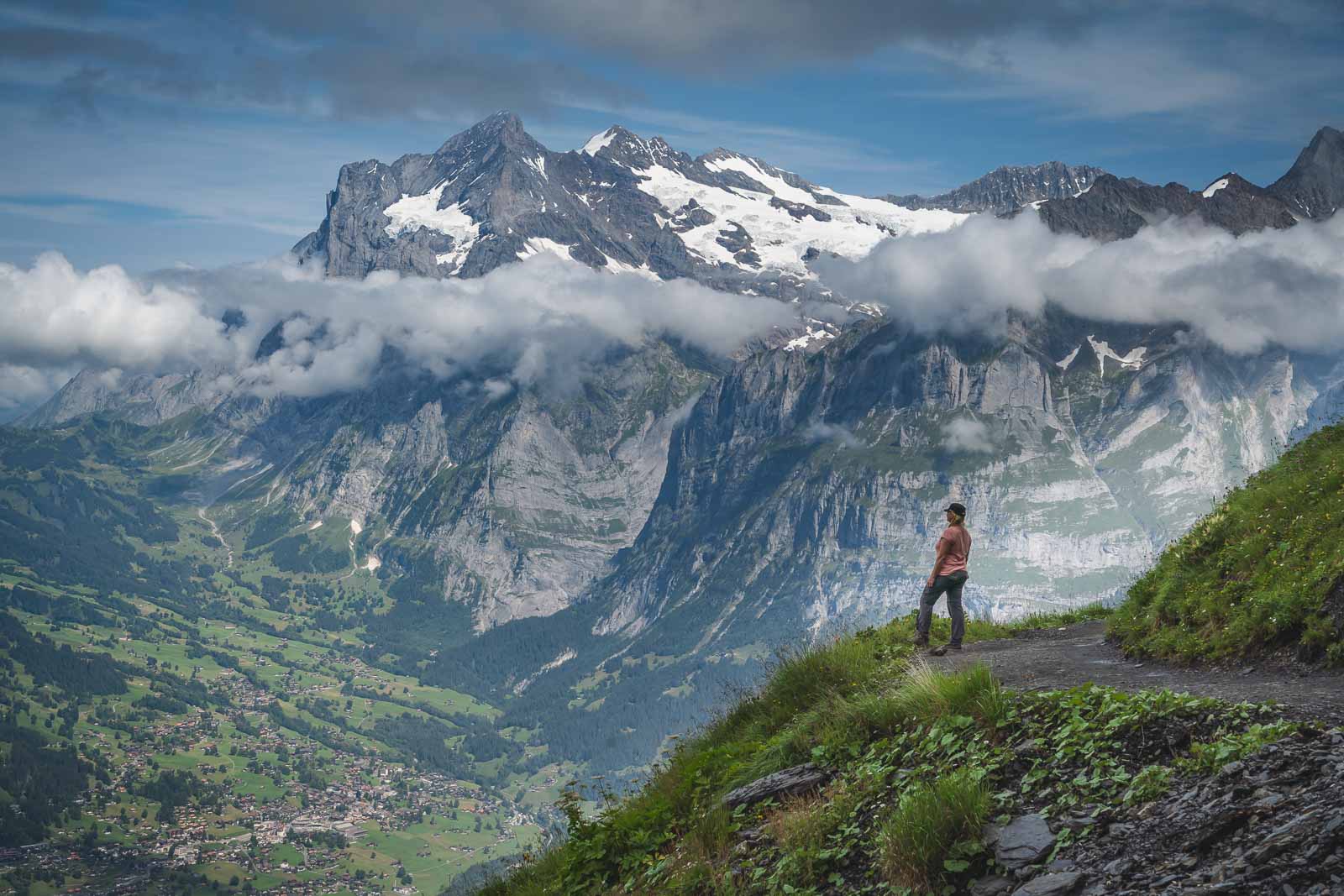 Hiking in Switzerland Maanlichen to Kleinsheidegg