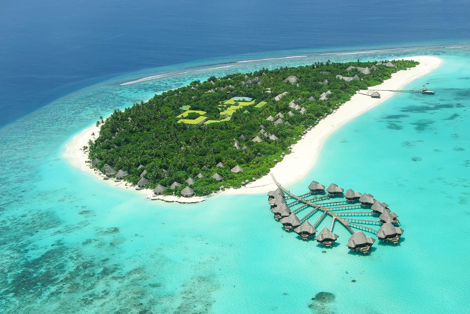 Maldives Honeymoon: When to Go, How Much it Costs & Where to Stay -   