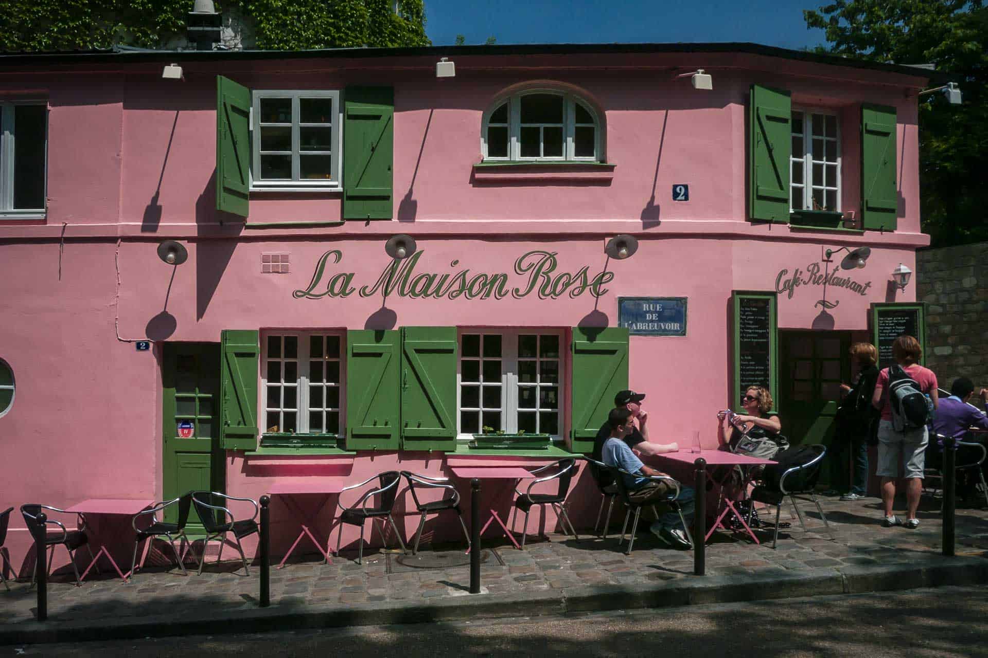 where to stay in paris Montmartre in the 18th Arrondissement of Paris