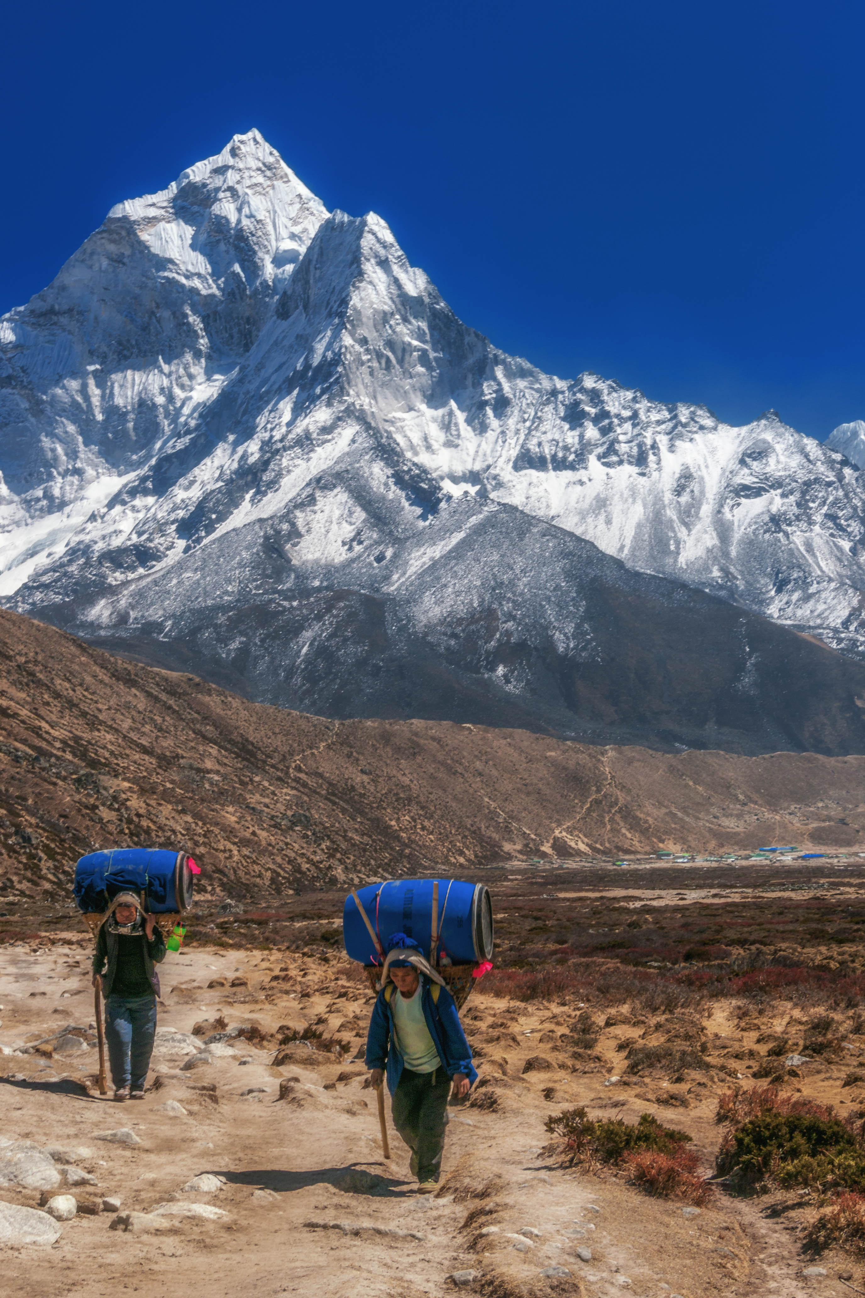 hikes in nepal island peak climb