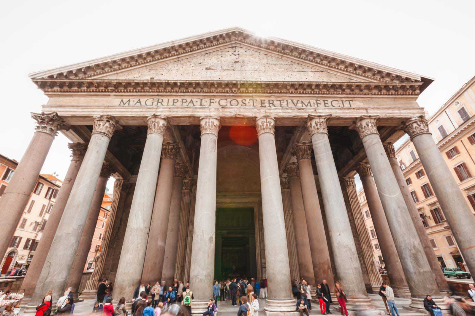 o Panteão no centro histórico de Roma