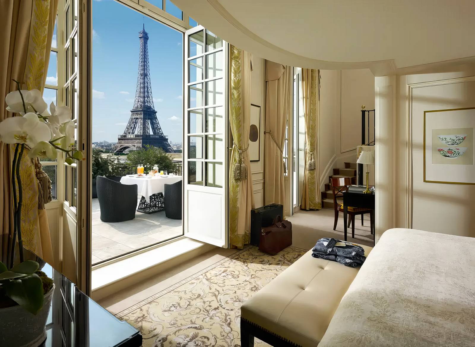 Paris Hotels with Eiffel Tower View Shangri-La