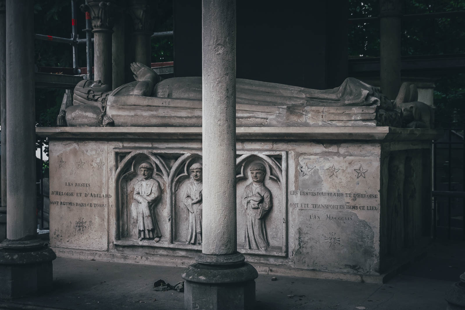 Pere La chaise cemetery halloween Paris