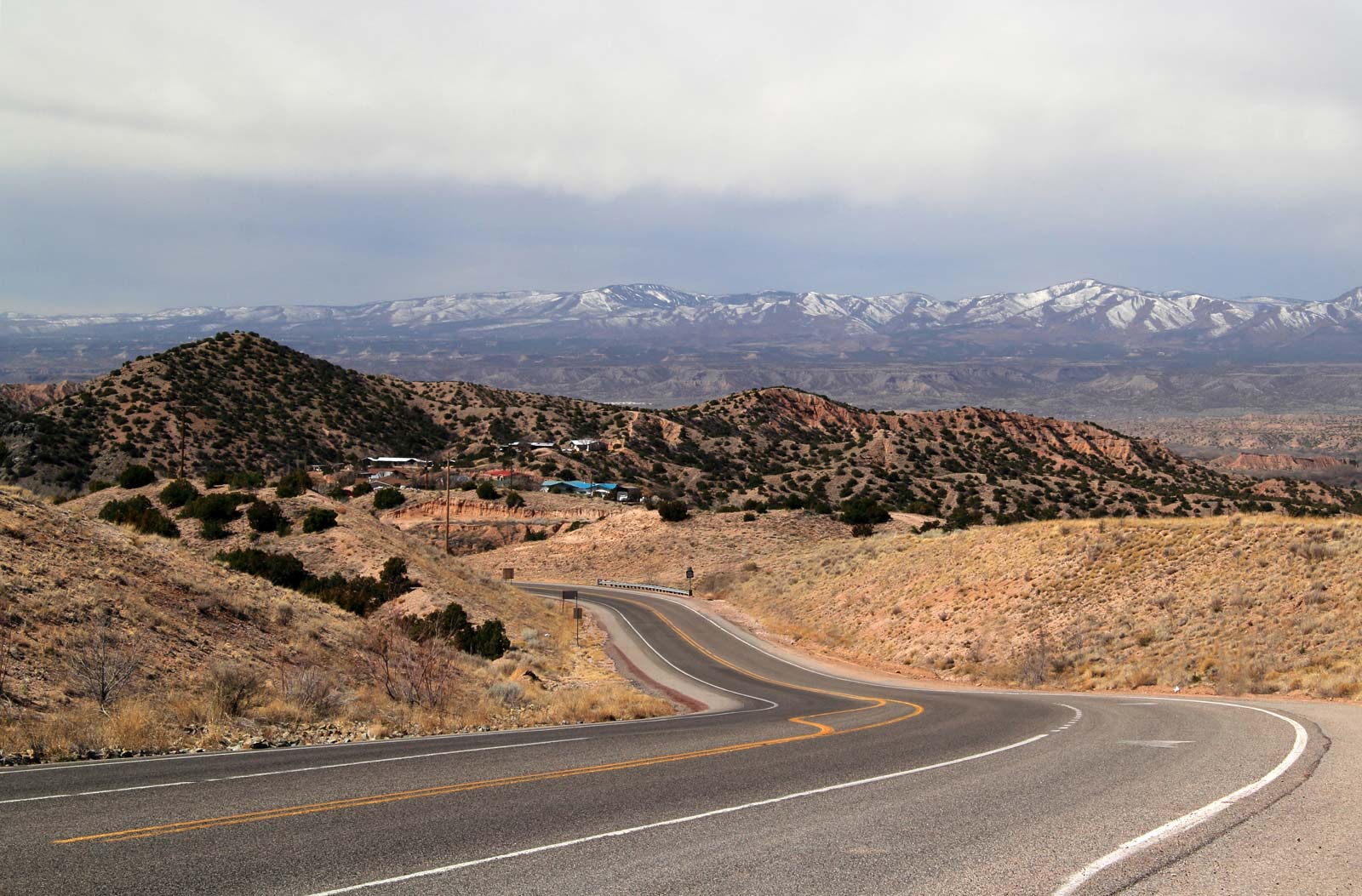 A road view of Santa Fe New Mexico
