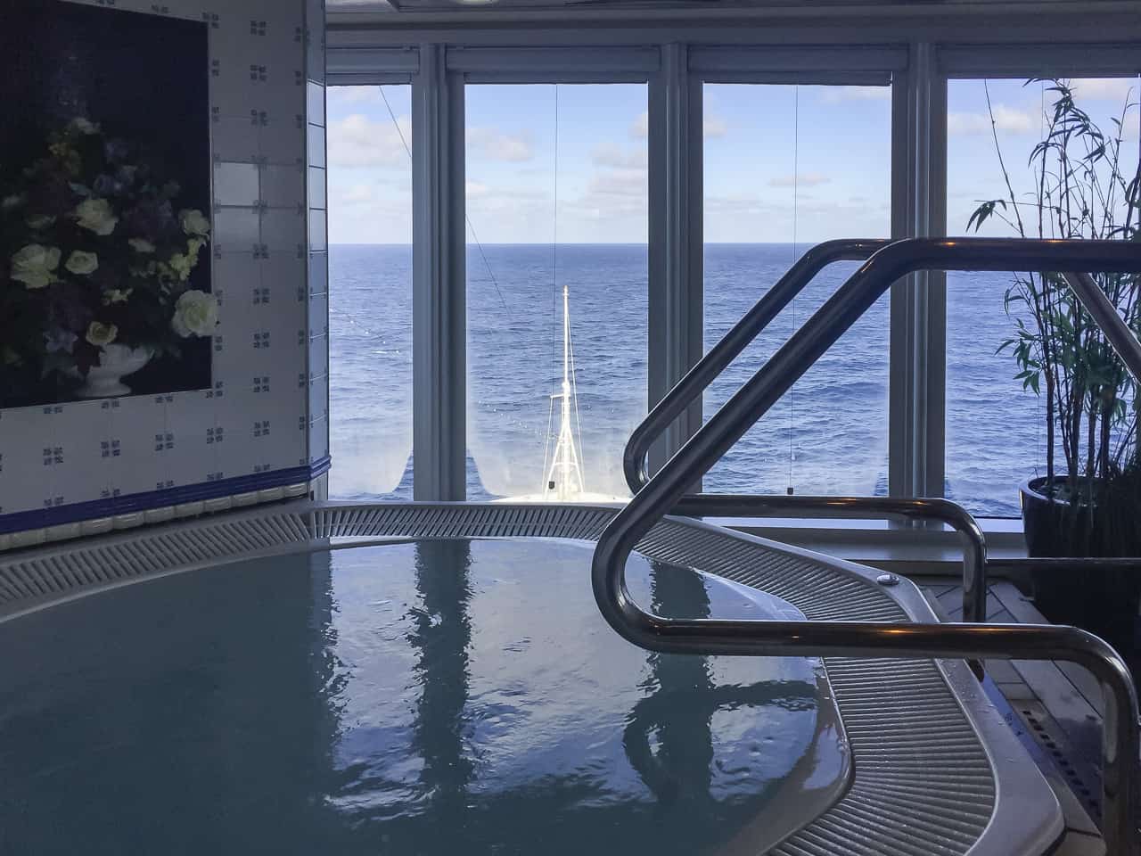 South-Pacific-Cruise-HAL-hot-tubs